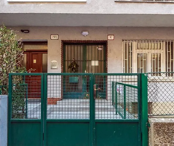 Presidential Palace Apartmán *